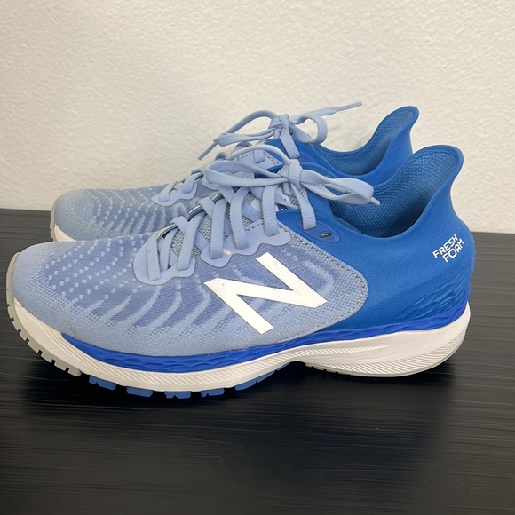 New Balance Womens Fresh Foam 860 v11 Shoes Light Blue White Size 7.5 - Picture 2 of 14